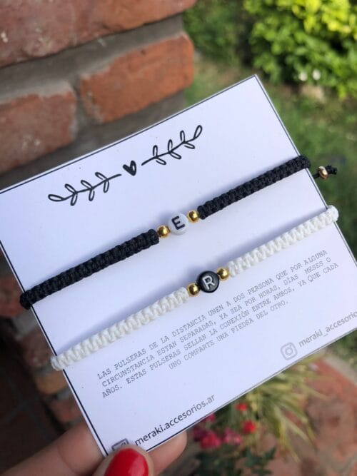 PULSERA DISTANCIA CON INICIAL